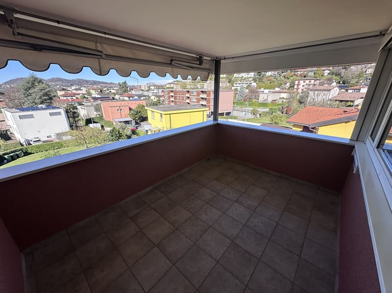 IMPERDIBILE ATTICO 4.5 CON PISCINA E VISTA PANORAMICA (12)