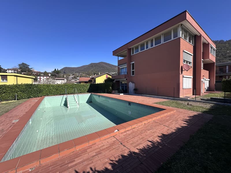 IMPERDIBILE ATTICO 4.5 CON PISCINA E VISTA PANORAMICA (2)