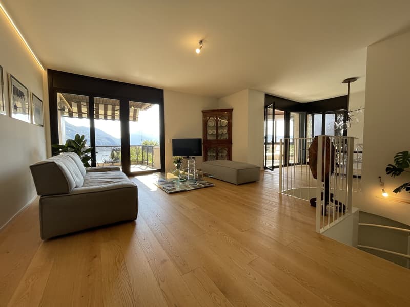 SPETTACOLARE DUPLEX 5.5 CON  MAGNIFICA VISTA LAGO (4)