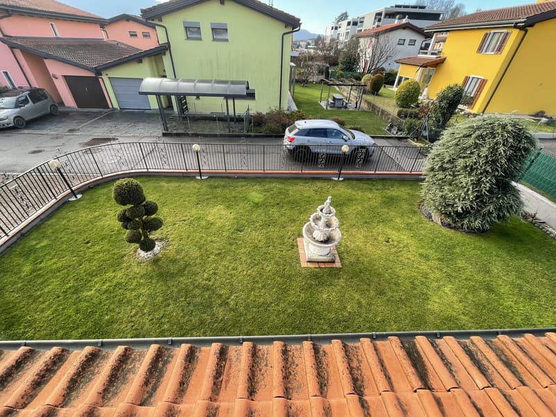 MERAVIGLIOSA CASA UNIFAMILIARE 4.5 CON GIARDINO CURATO (13)