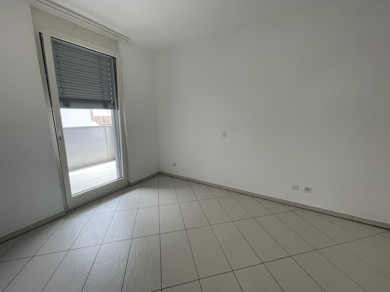 IMPERDIBILE APPARTAMENTO 2.5 IN ZONA CENTRALE (9)