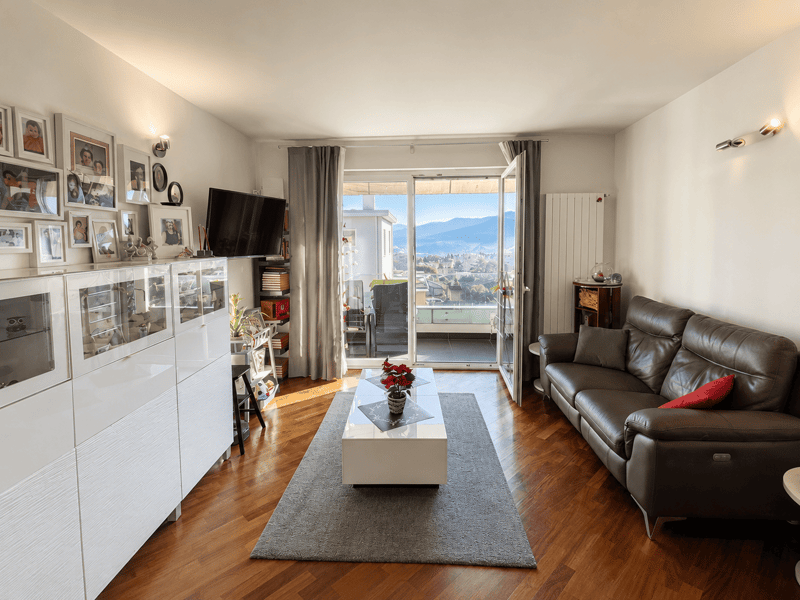 AMPIO APPARTAMENTO 2.5 CON VISTA LAGO E POSTEGGIO ESTERNO (5)