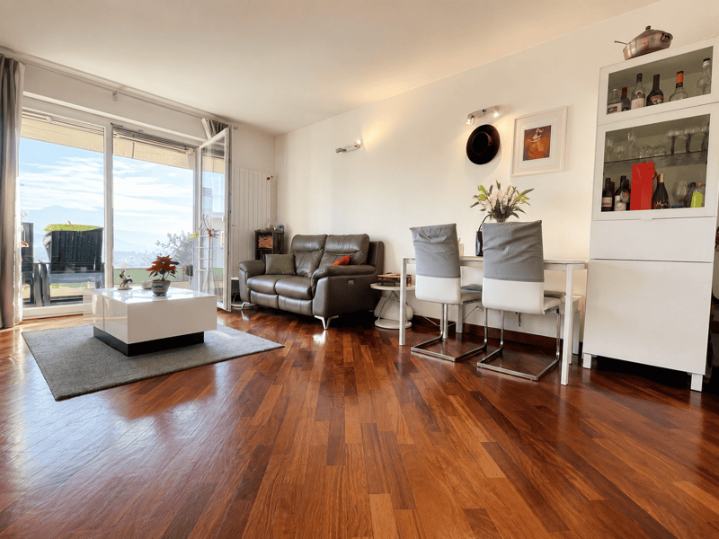 AMPIO APPARTAMENTO 2.5 CON VISTA LAGO E POSTEGGIO ESTERNO (3)