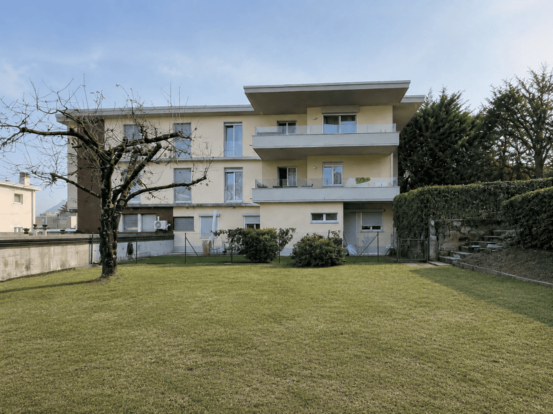 AMPIO APPARTAMENTO 2.5 CON VISTA LAGO E POSTEGGIO ESTERNO (12)