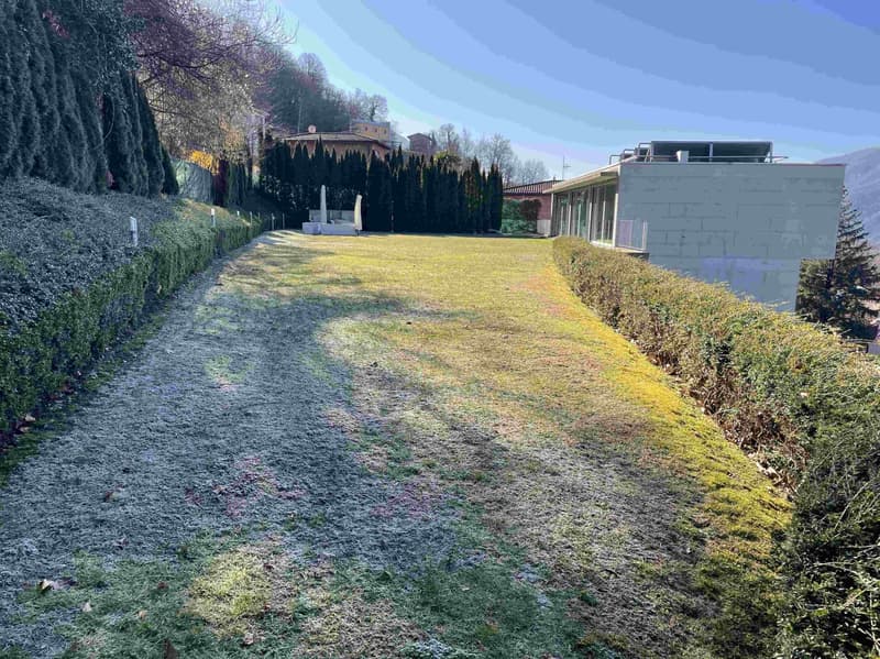 INTERESSANTE TERRENO CON SPLENDIDA VISTA LAGO (4)