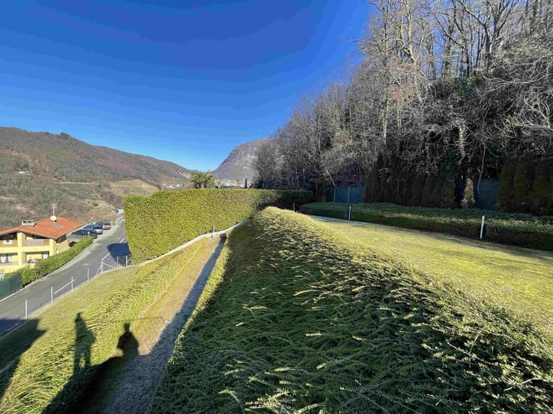 INTERESSANTE TERRENO CON SPLENDIDA VISTA LAGO (3)