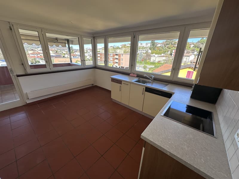 IMPERDIBILE ATTICO 4.5 CON PISCINA E VISTA PANORAMICA (7)