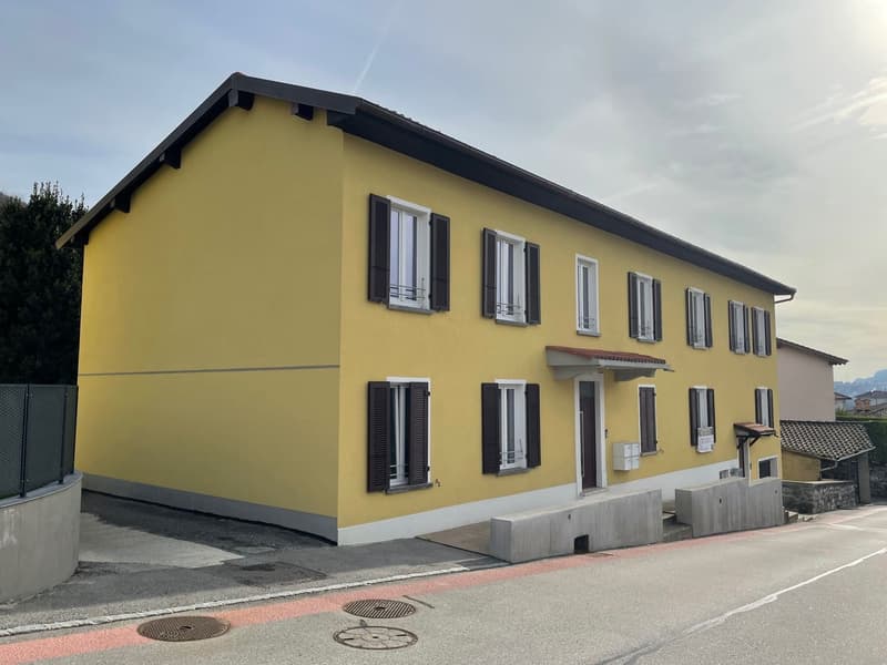 APPARTAMENTI 2.5 E 3.5 COMPLETAMENTE RIATTATI A MORBIO INFER (2)
