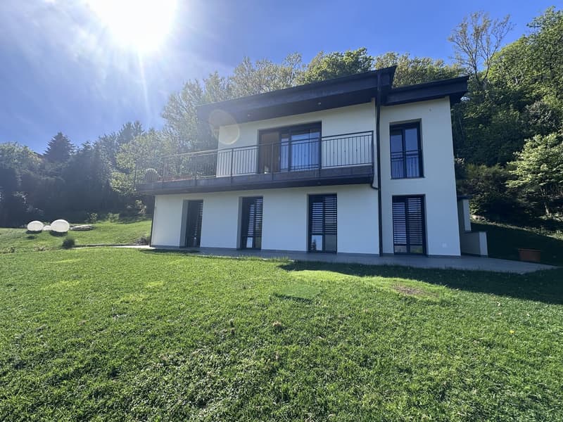 SPETTACOLARE CASA 5.5 CON MERAVIGLIOSA VISTA LAGO (3)