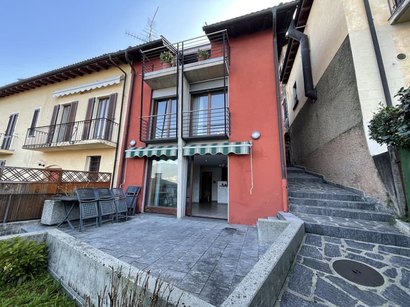 INTERESSANTE CASA 4.5 CON INCANTEVOLE VISTA LAGO (12)