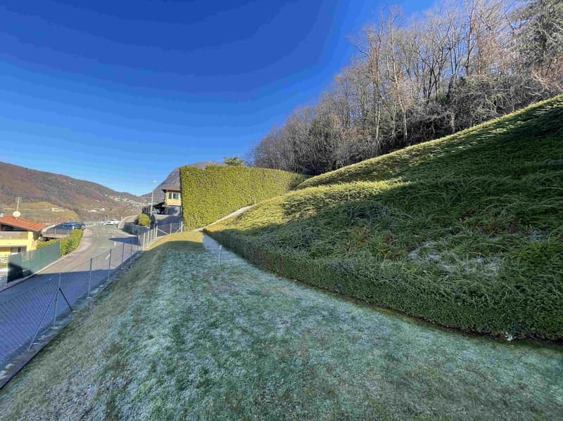 INTERESSANTE TERRENO CON SPLENDIDA VISTA LAGO (9)