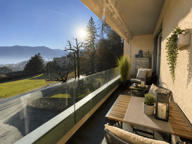 AMPIO APPARTAMENTO 2.5 CON VISTA LAGO E POSTEGGIO ESTERNO (1)