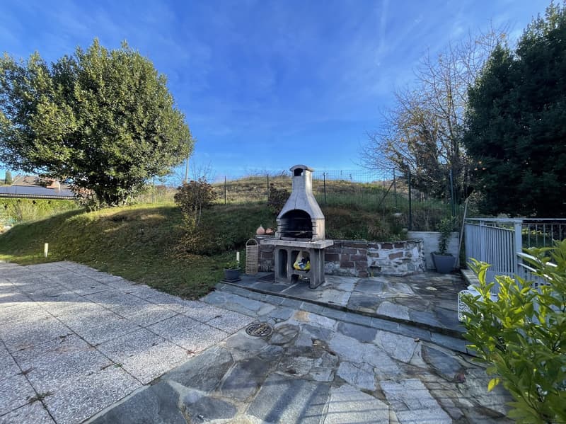BELLA CASA UNIFAMILIARE 4.5 CON AMPIO GIARDINO (3)