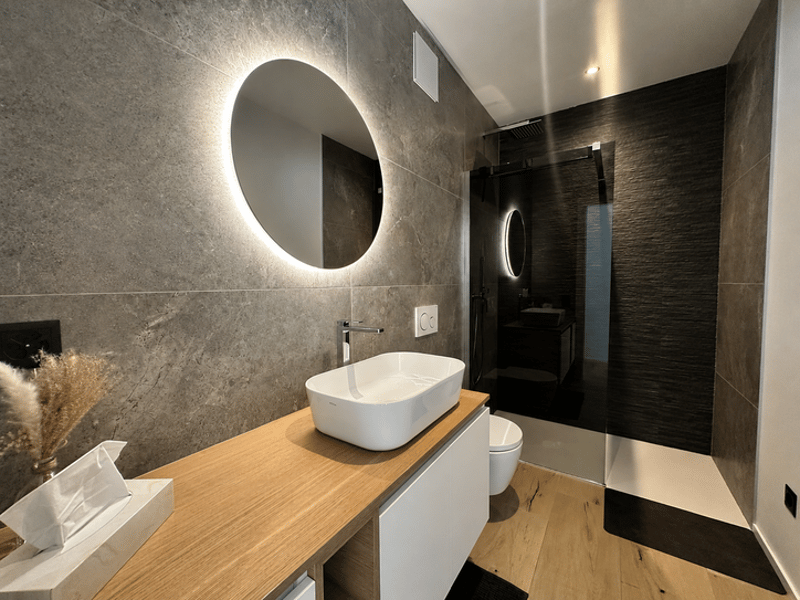 NUOVO ED AMPIO APPARTAMENTO CON LIFT PRIVATO E VISTA LAGO (7)