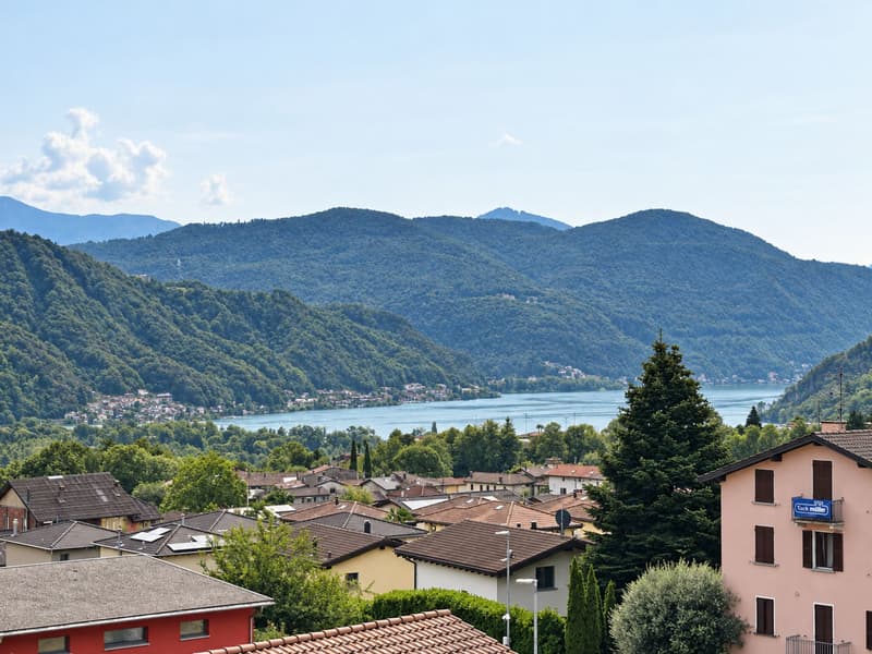 NUOVO ED AMPIO APPARTAMENTO CON LIFT PRIVATO E VISTA LAGO (8)