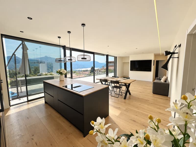 NUOVO ED AMPIO APPARTAMENTO CON LIFT PRIVATO E VISTA LAGO (6)