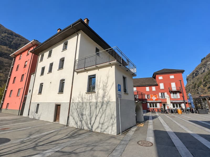 PALAZZINA A REDDITO COMPLETAMENTE RISTRUTTURATA A POLLEGIO (2)