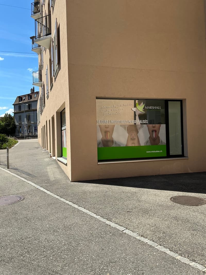 Ufficio moderno con vetrine in affitto nel quartiere Eglise Rouge a Neuchâtel (10)