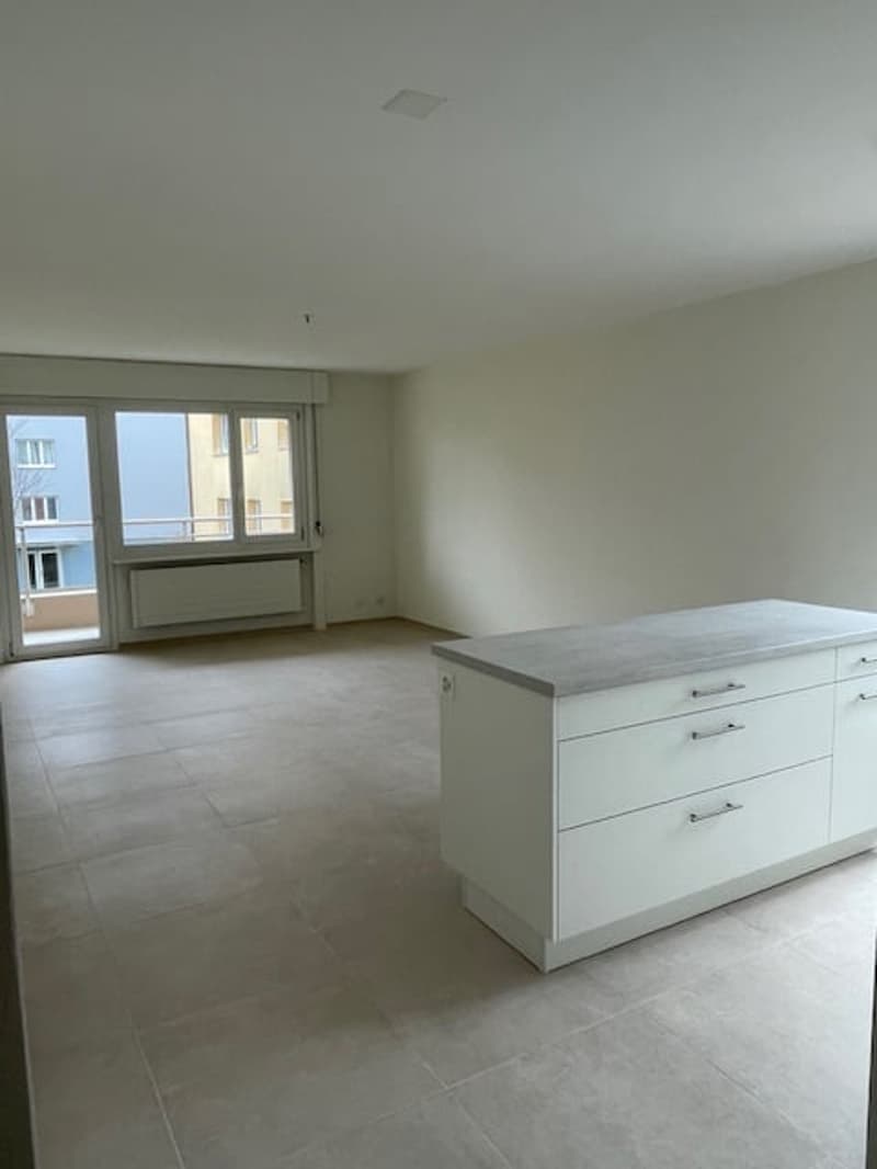 Zweizimmerwohnung mit Balkon in Cortaillod renoviert (2)