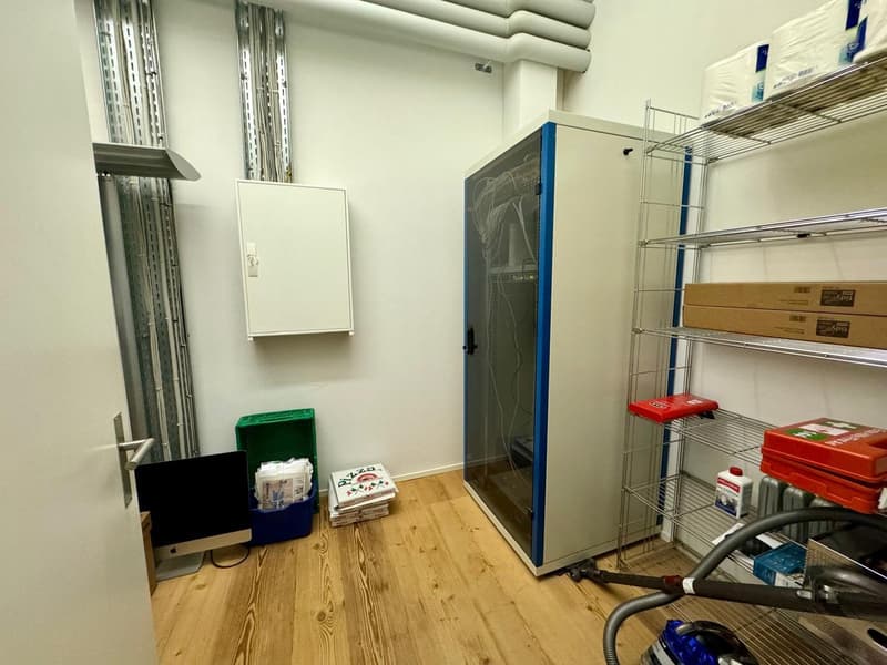 Loft Spazi Ufficio Arredati – 370m2 – Steinhausen (ZG) (13)