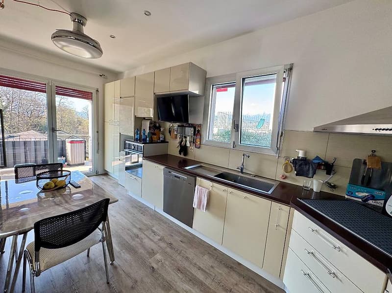 Davesco - Single-family house with open view (2)