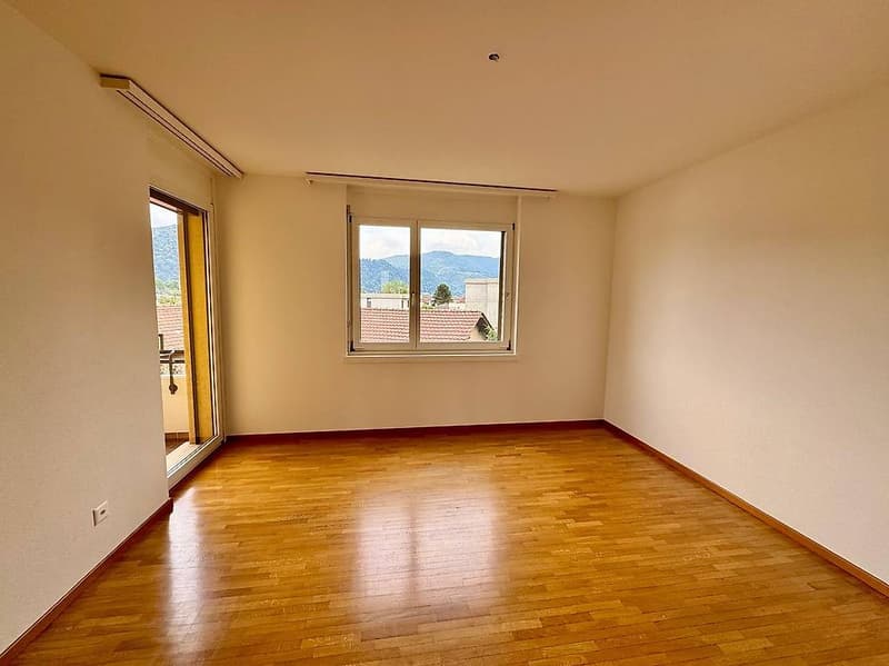 Caslano - Spacious office/studio of 130m2 - without adjustment (8)