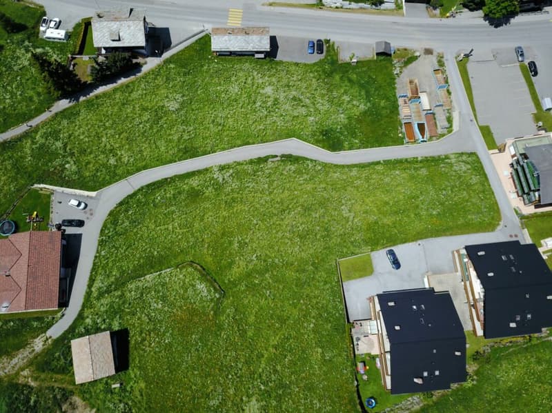 Terreno edificabile completamente attrezzato in posizione soleggiata con vista panoramica mozzafiato (2)