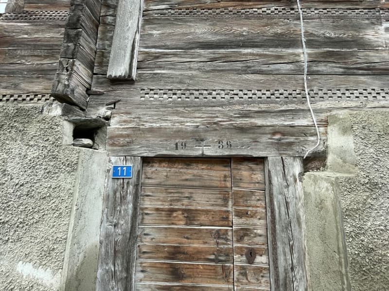 Historic and Rustic Semi-Detached House - Connoisseur's Object (2)