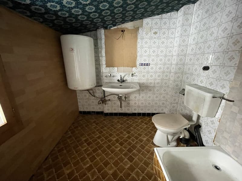 Historic and Rustic Semi-Detached House - Connoisseur's Object (9)