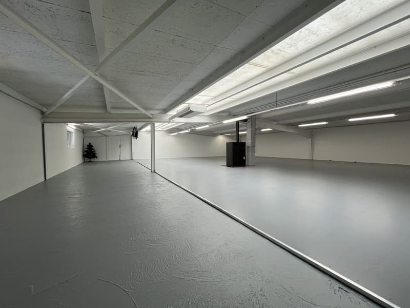 IDEALLY LOCATED, CLOSE TO MAIN ROADS (7)
