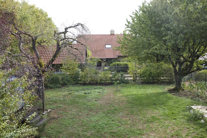 MAGNIFIQUE APPARTEMENT AVEC JARDIN PRIVATIF (9)