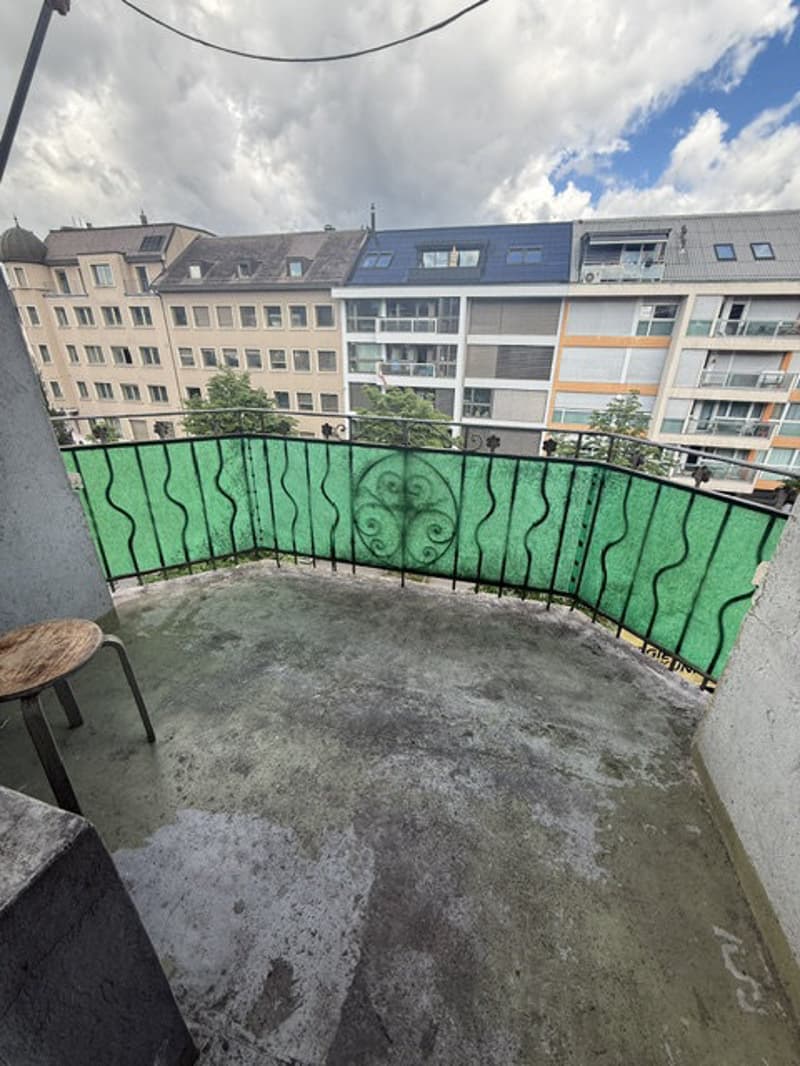 Chambre meublée avec balcon à Zurich à louer (5)