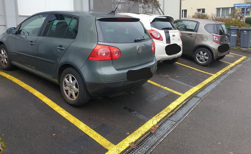 Parking space in the residential area - Zürich Albisrieden (1)