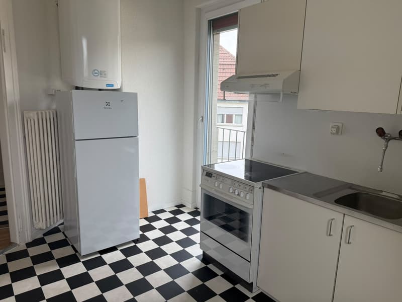 Charmante 3-Zimmerwohnung mit grossem Balkon und schöner Aussicht (2)