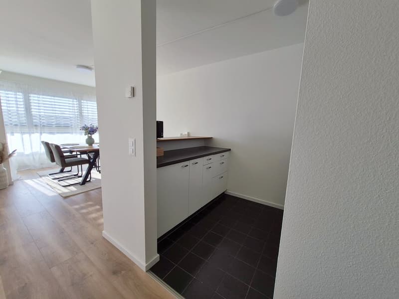 Exklusive möblierte 2.5 Zimmer Stadtwohnung nahe Bahnhof Zug (5)
