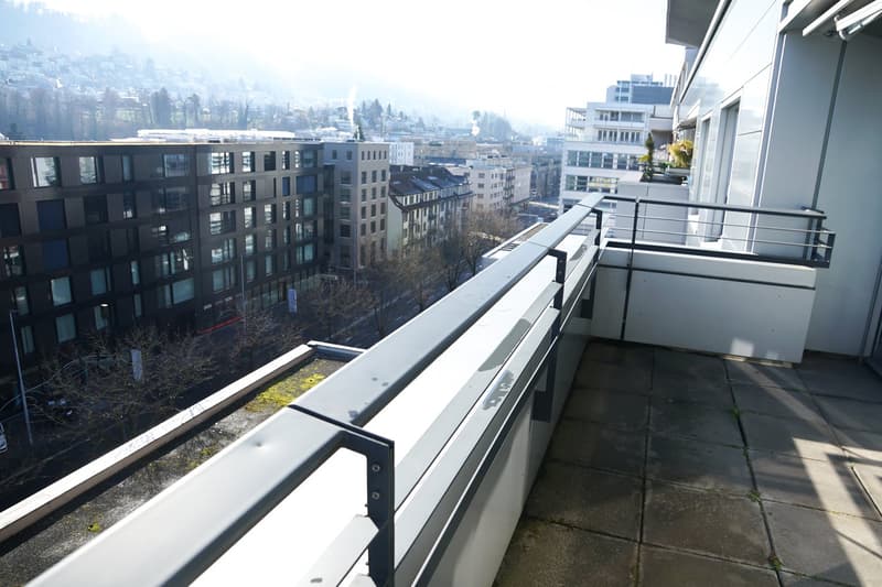 Exklusive möblierte 3.5 Zimmer Stadtwohnung nahe Bahnhof Zug (10)