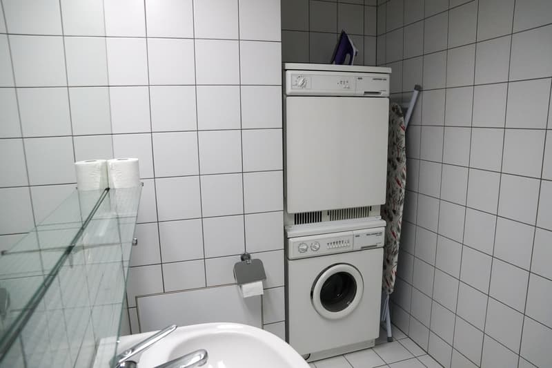 Exklusive möblierte 3.5 Zimmer Stadtwohnung nahe Bahnhof Zug (13)