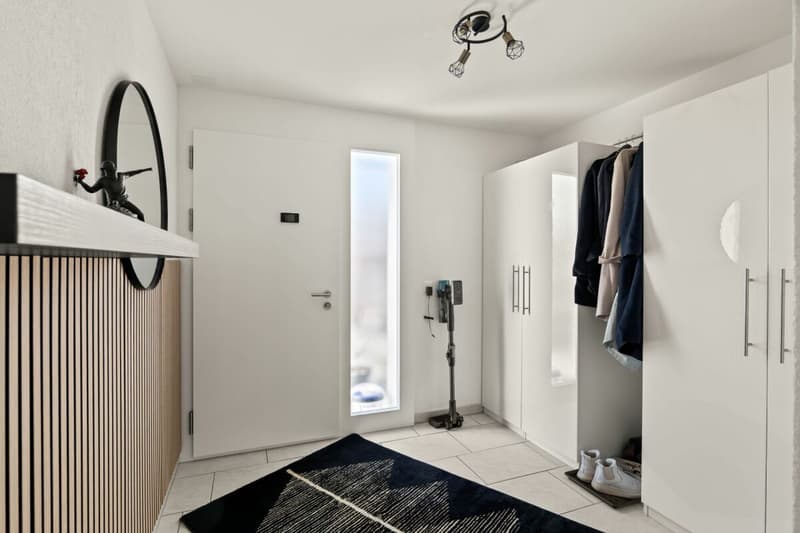 Casa a schiera distaccata in una posizione ideale con sole pomeridiano e serale (11)