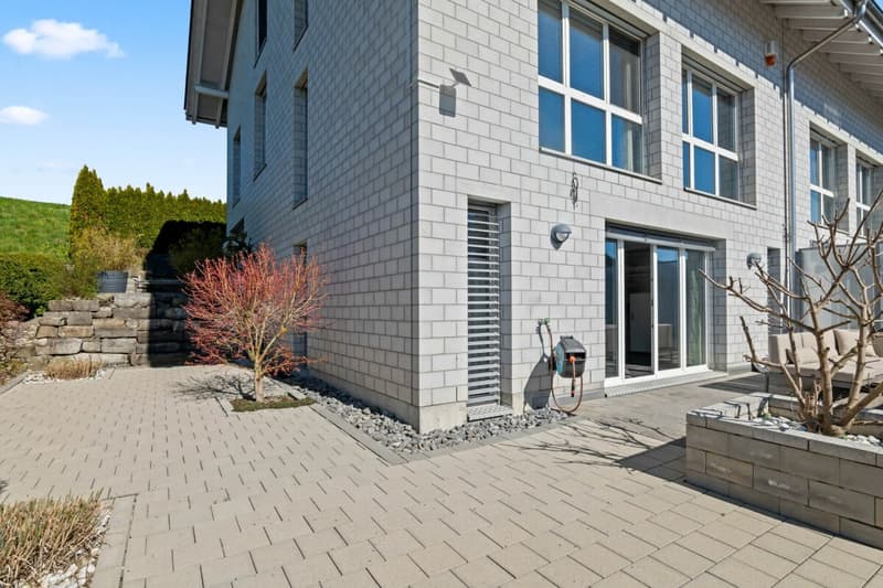 7.5-room semi-detached house in a sunny location (4)