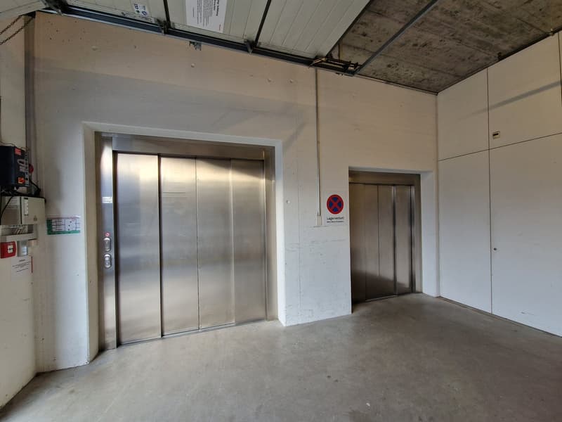Espace commercial attractif et flexible dans la Bauarena Volketswil (13)