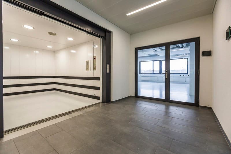 Klimatisierte Büro-/Gewerbeflächen in attraktiver Gewerbeliegenschaft (18)