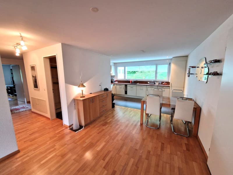 Attraktive 4.5-Zimmer-Wohnung mit Balkon und privatem Hobby-/Waschraum (8)