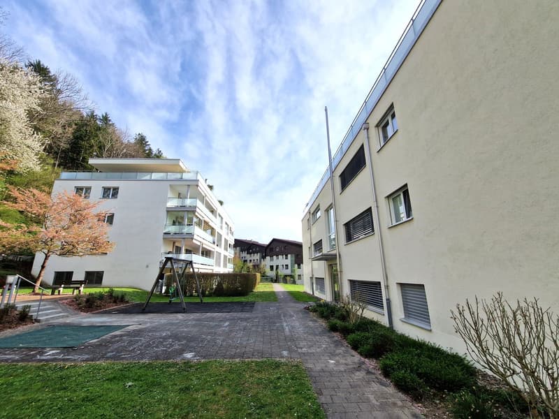Attraktive 4.5-Zimmer-Wohnung mit Balkon und privatem Hobby-/Waschraum (26)