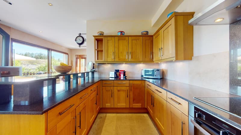 Stunning 5-Room Chalet with Pool and Panoramic Mountain Views in Nendaz (7)