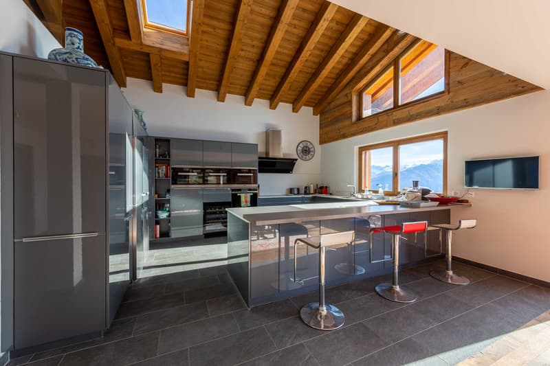 Stunning 6.5-Room Penthouse Apartment in the Heart of Anzère (2)