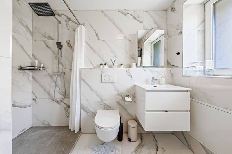 Casa familiare completamente ristrutturata con un potenziale di rendita attraente (12)