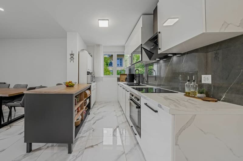 Casa familiare completamente ristrutturata con un potenziale di rendita attraente (11)