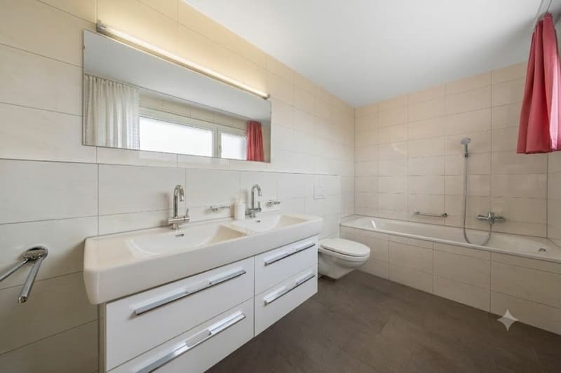 Charming Home with Charm and Quality of Life - Stylish 4.5-Room Semi-Detached House in Family-Friendly Location (11)