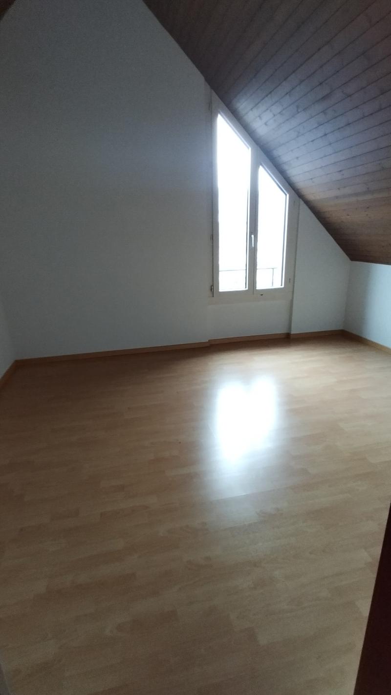 Charmant appartement 2 pièces en mansarde sur la Bahnhofstrasse à Olten (3)