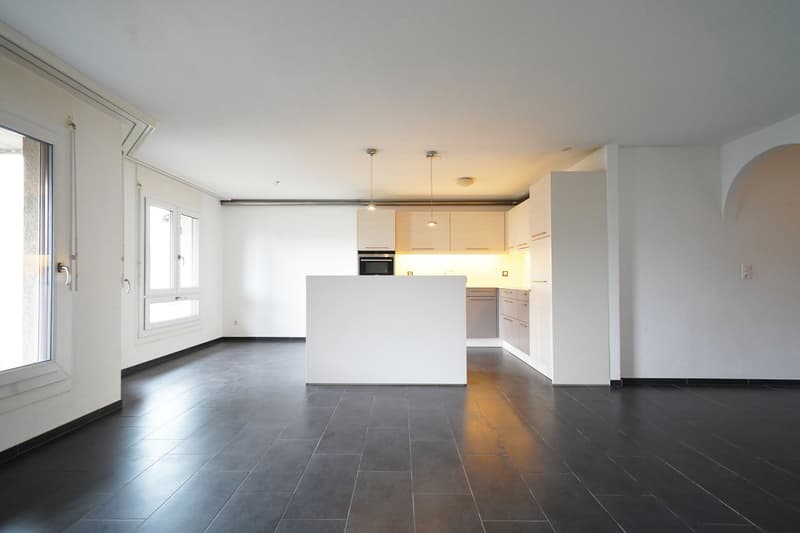 Preiswerte 4.5 Zimmer Wohnung mit moderner Küche (2)